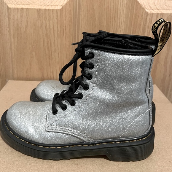 Dr Martens 1460 Junior Boot - Picture 1 of 16